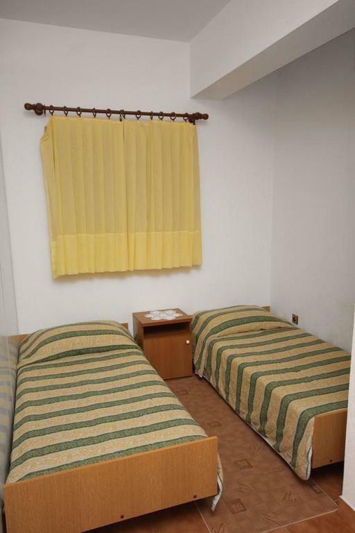 Apartmani Ujdur 오미스 외부 사진